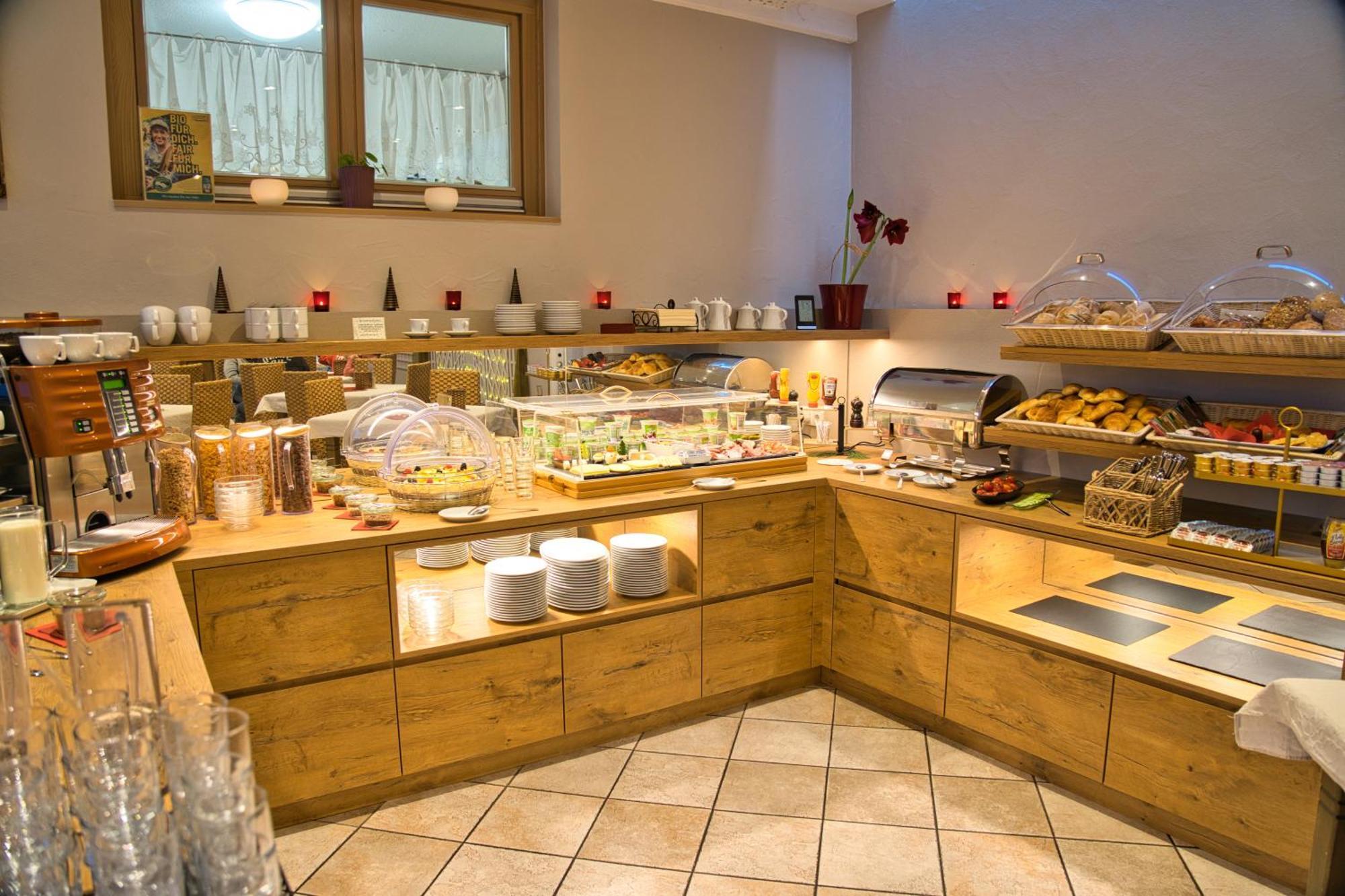 Arndt Hotel Garni Руст Экстерьер фото
